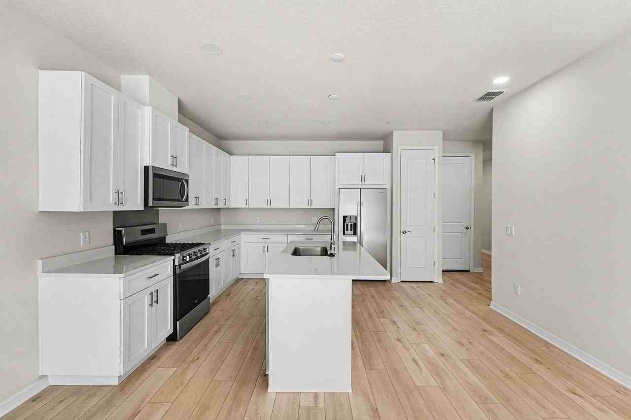 2549 Mario Way - Photo 3 of 24