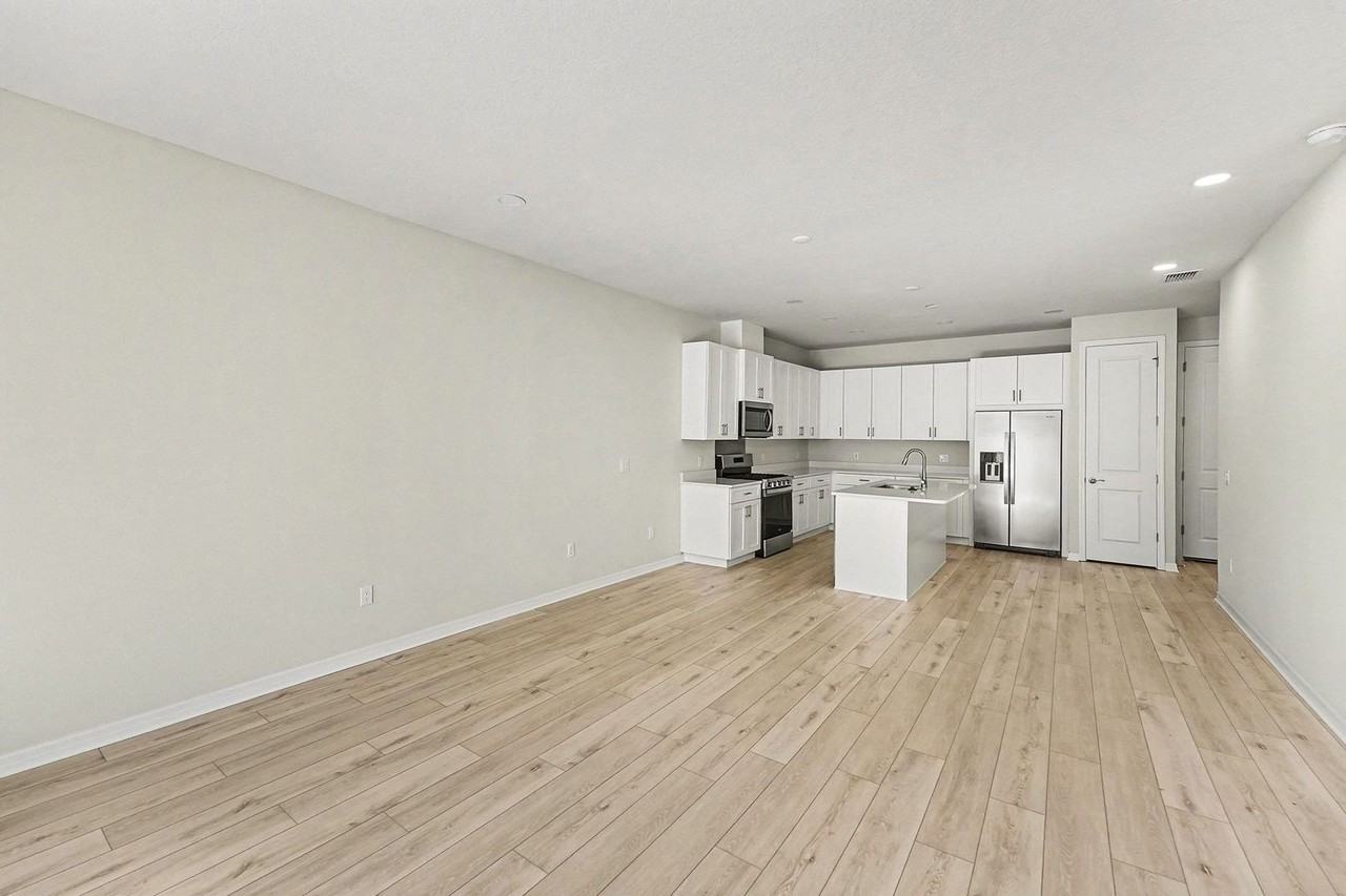 2549 Mario Way - Photo 6 of 24
