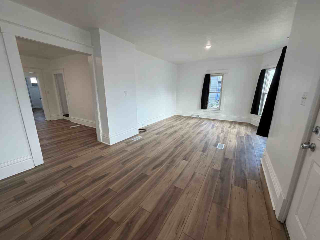 937 Oakdale St Se - Photo 6 of 26