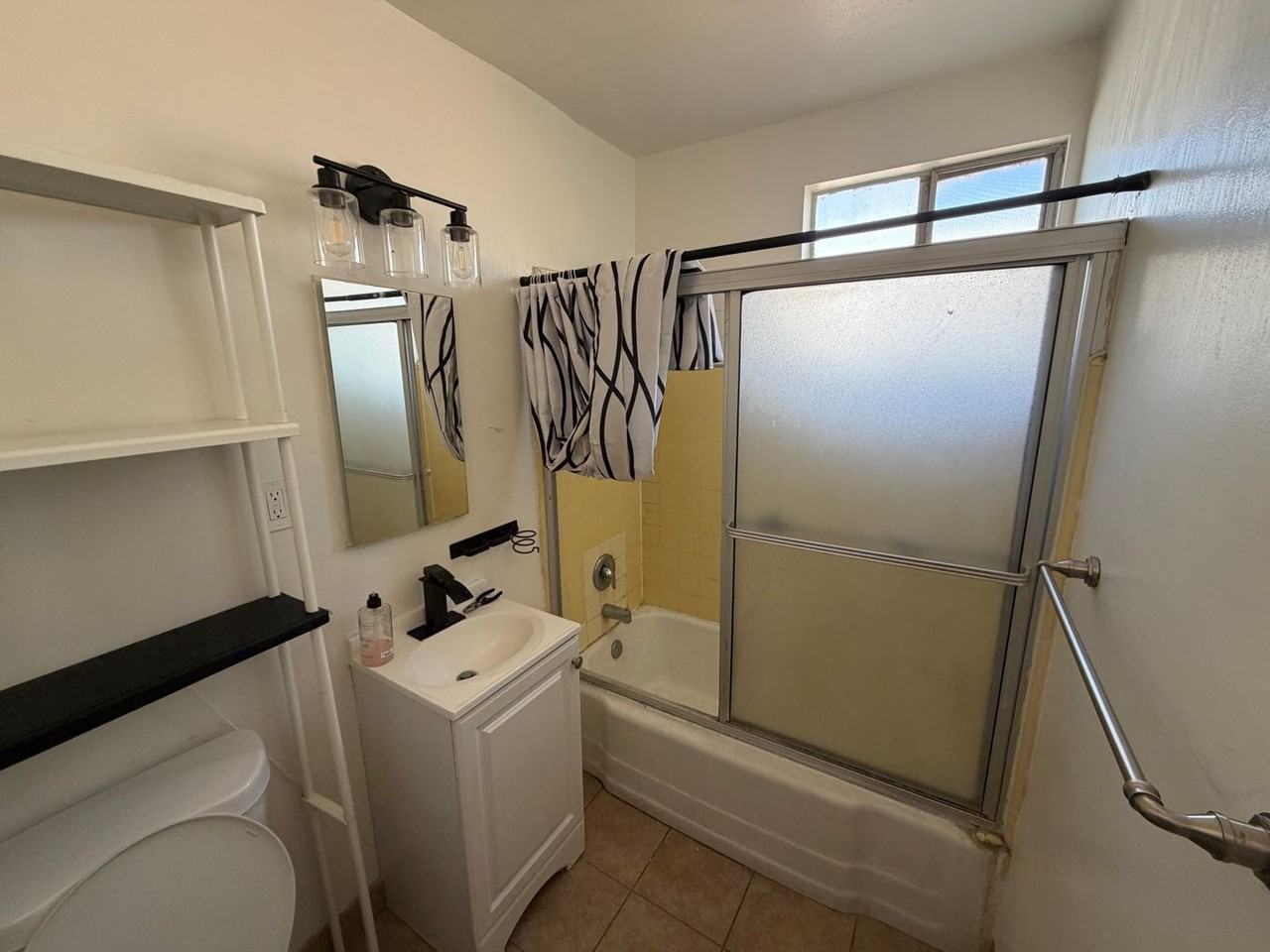 7605 N Hollywood Way - Photo 5 of 5