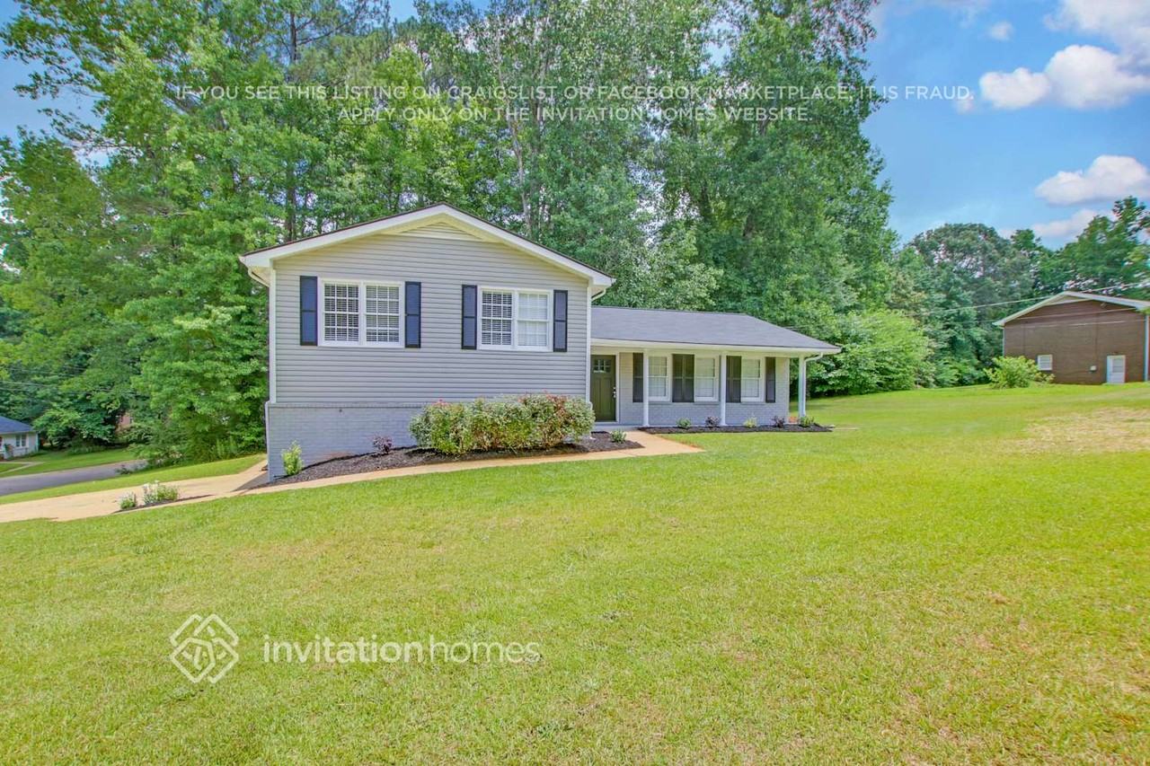 3811 Sherwood Dr - Photo 2 of 23