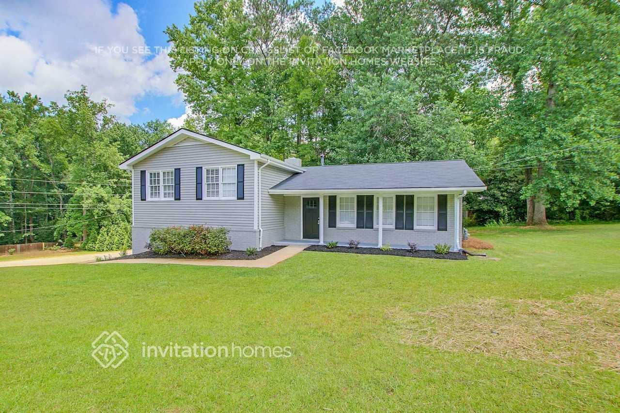 3811 Sherwood Dr - Photo 3 of 23