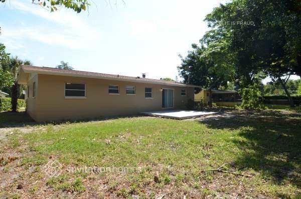 3655 Searobin Dr Se - Photo 3 of 4