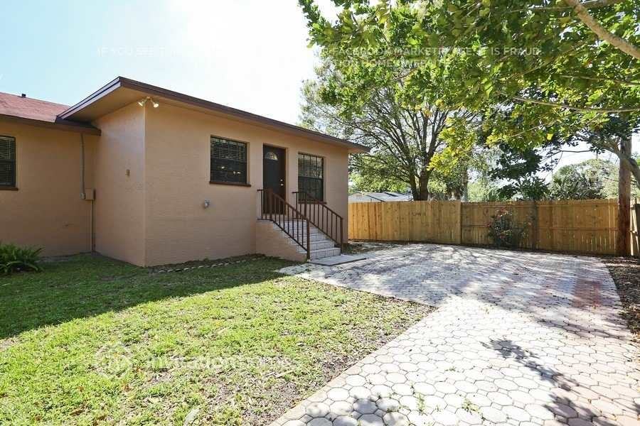 327 80th Ave Ne - Photo 3 of 6