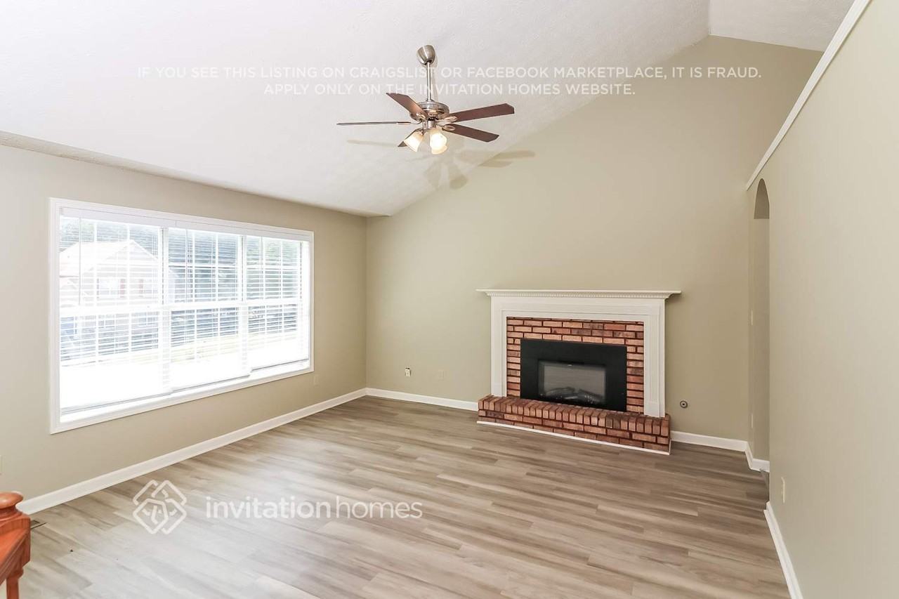 3920 Garrett Springs Dr - Photo 5 of 18