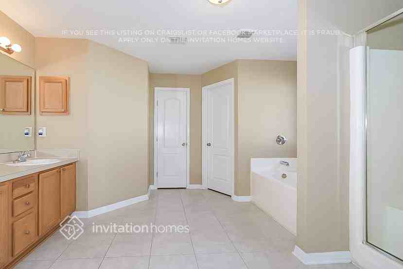 2993 Blackwater Oaks Dr - Photo 5 of 8