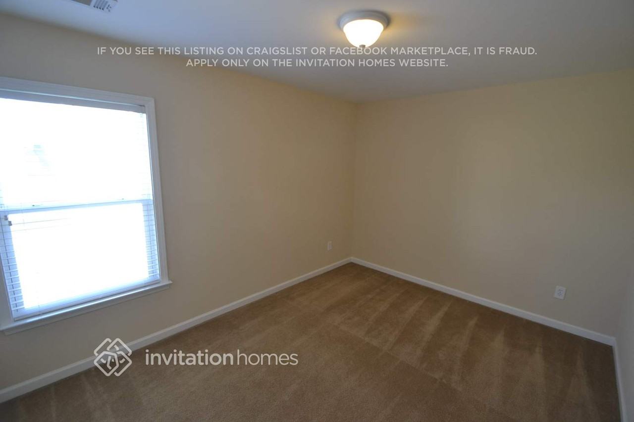 404 N Hampton Trl - Photo 5 of 7