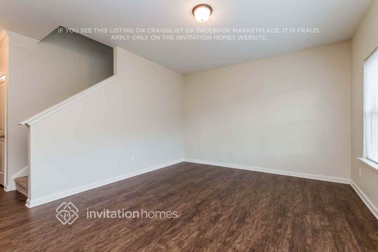 1492 Ewing Farm Dr - Photo 4 of 20