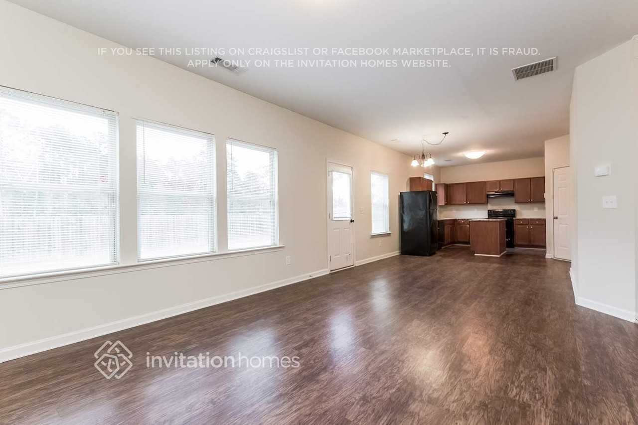 1492 Ewing Farm Dr - Photo 5 of 20