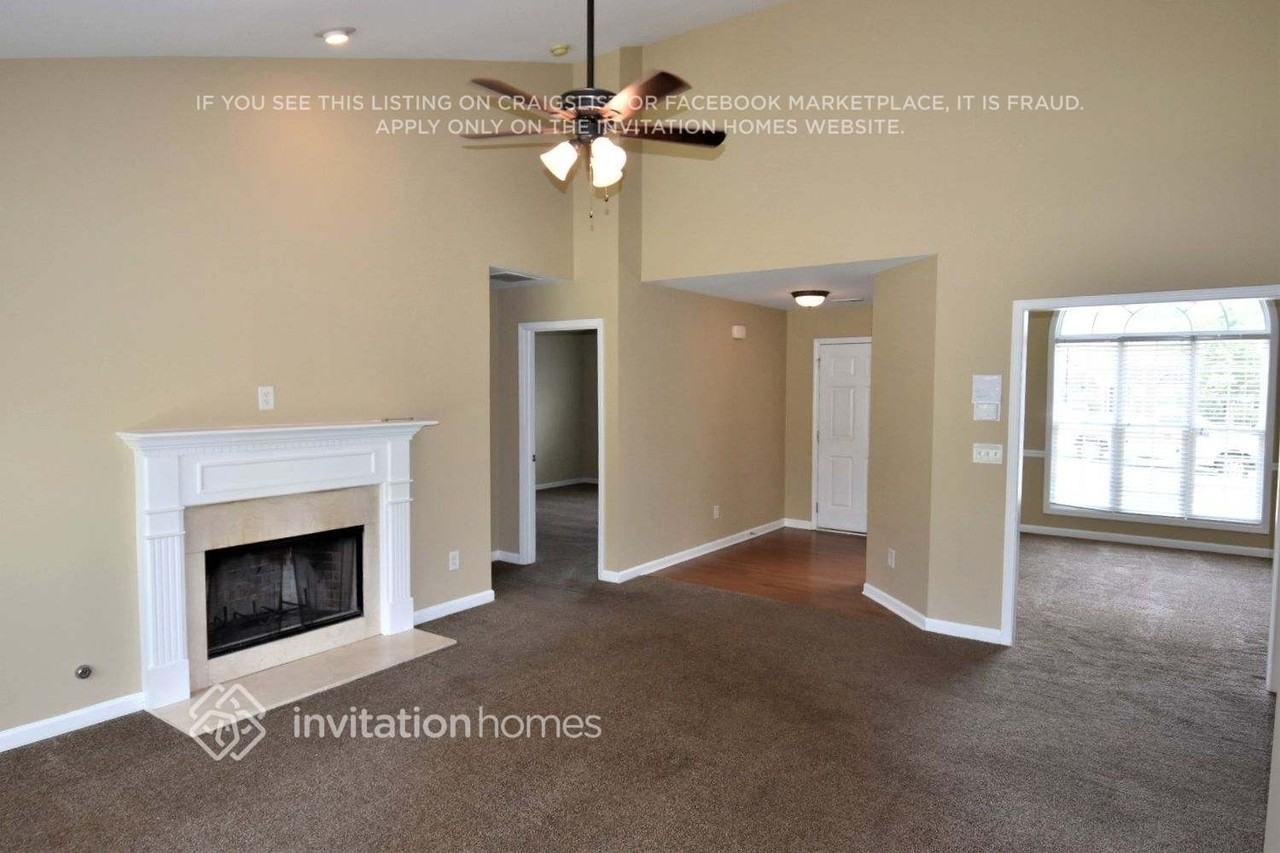 3814 Hawk Tail Dr - Photo 2 of 10