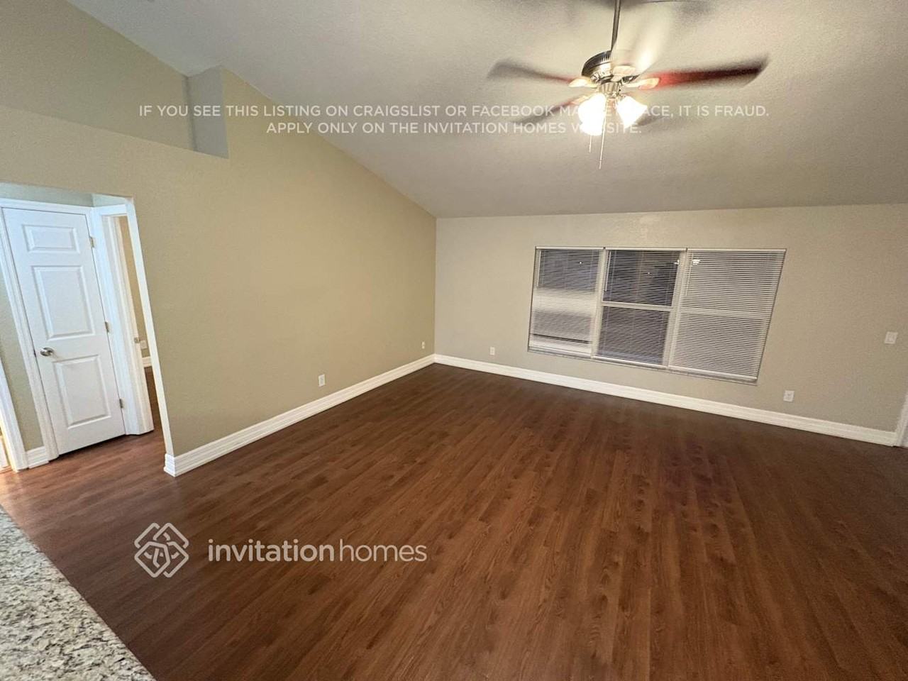 25913 Aysen Dr - Photo 2 of 11