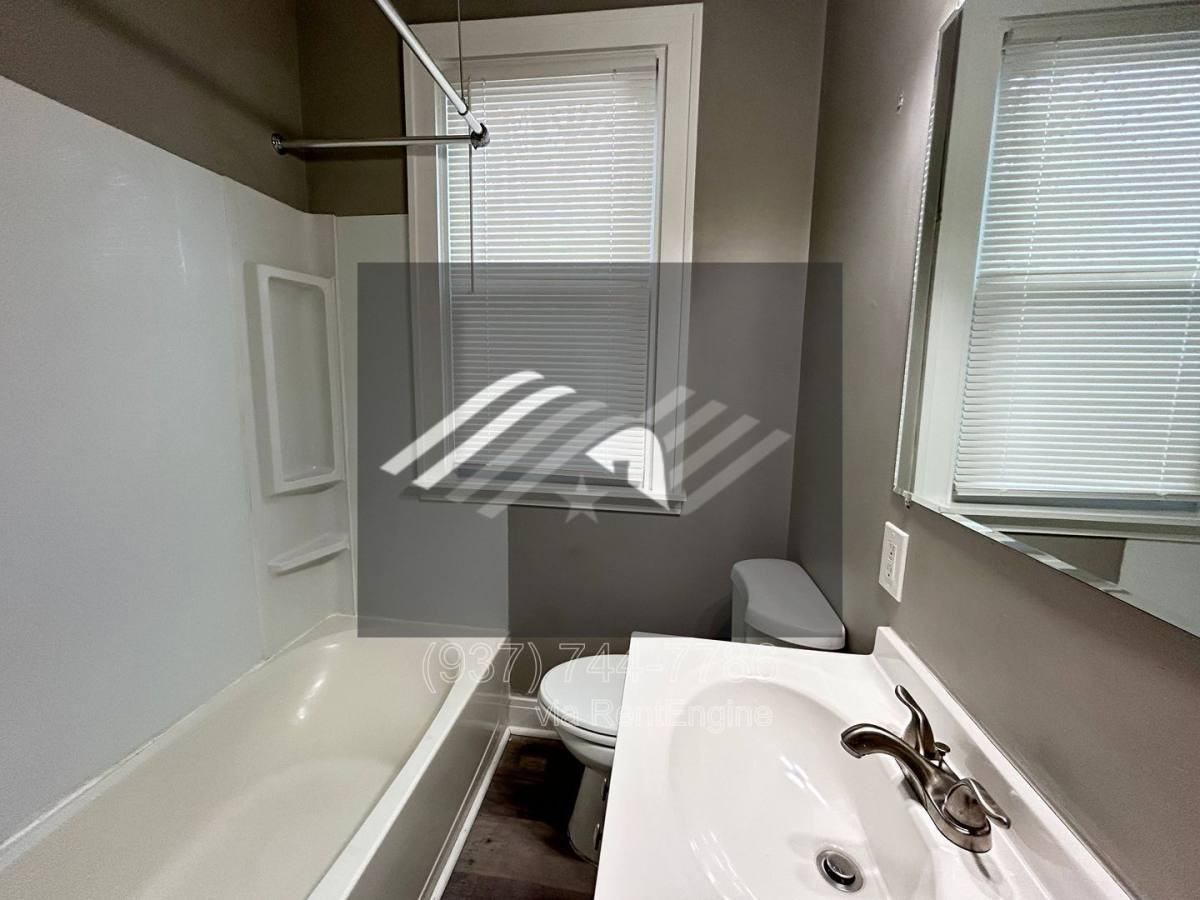 5563 Bosworth Pl #1 - Photo 7 of 10