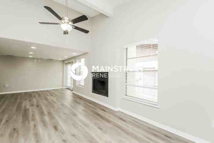 3235 Timberline Rd - Photo 4 of 16