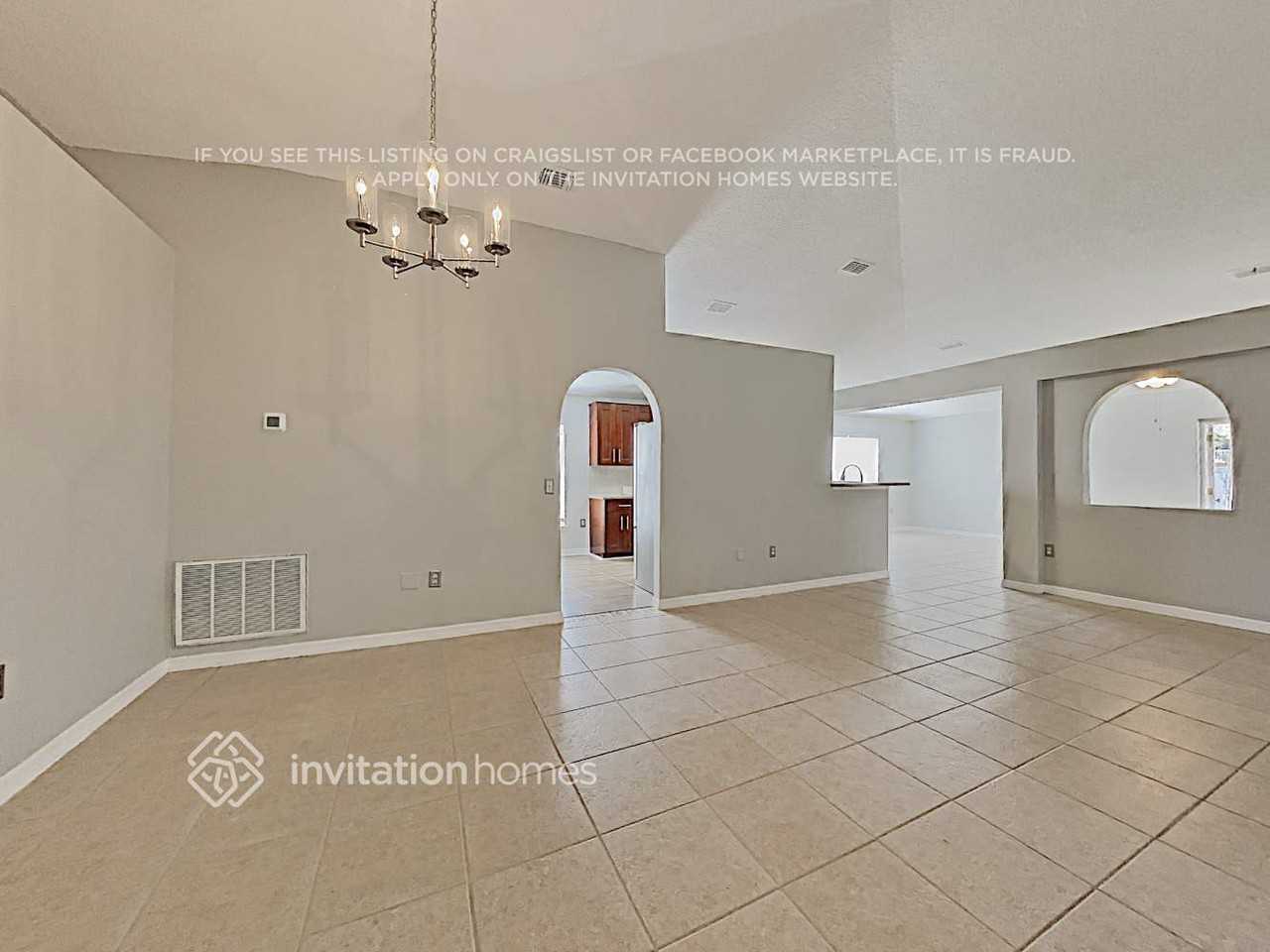 1622 Hudderfield Cir W - Photo 5 of 23