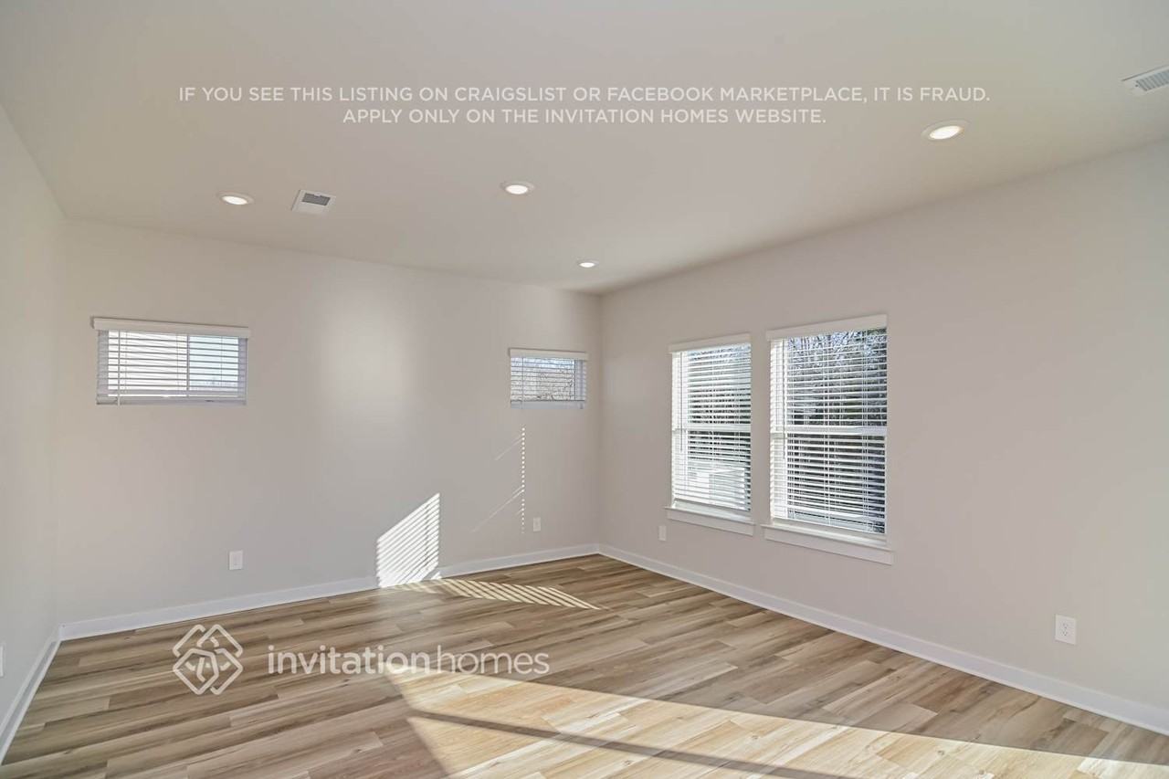 1207 Bluffton Cir - Photo 4 of 18