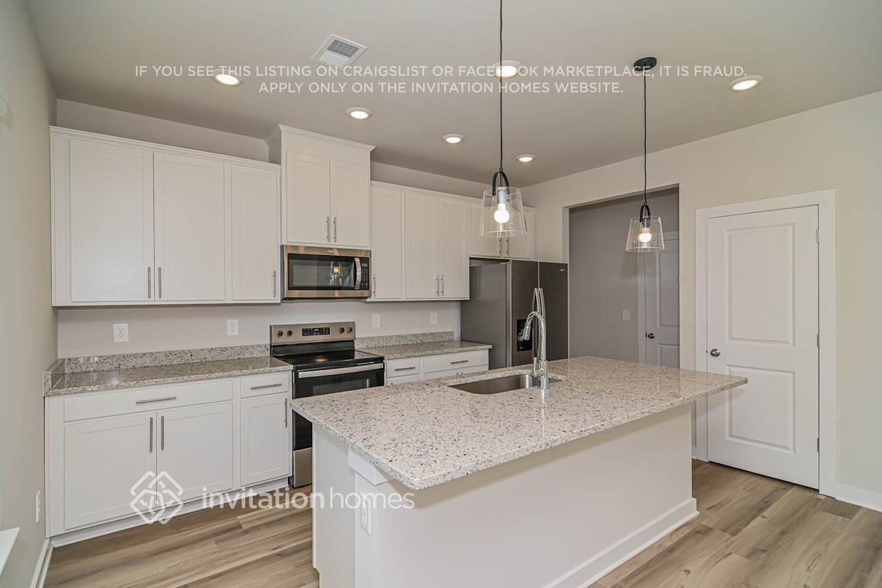 1207 Bluffton Cir - Photo 5 of 18