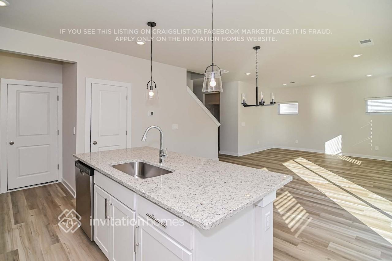 1207 Bluffton Cir - Photo 6 of 18