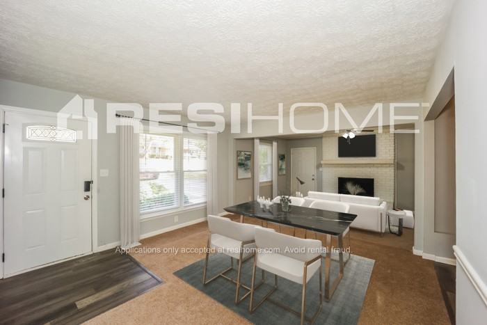 8 Thomas Way - Photo 2 of 19