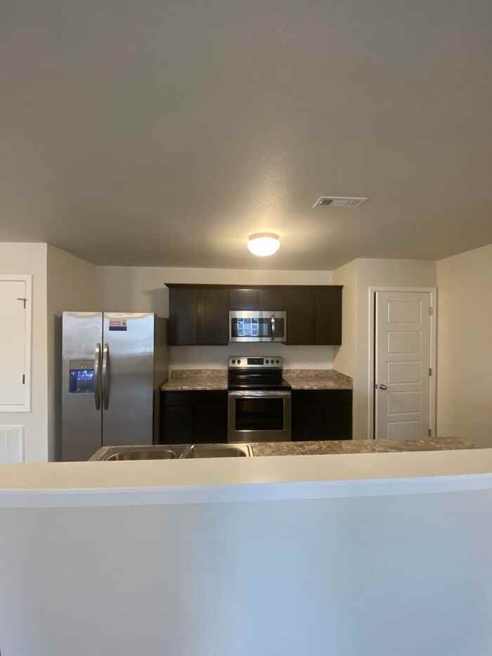 W Christopher Dr - Photo 5 of 19