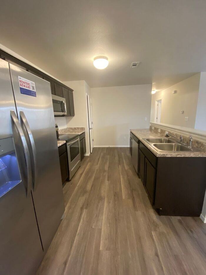 W Christopher Dr - Photo 6 of 19