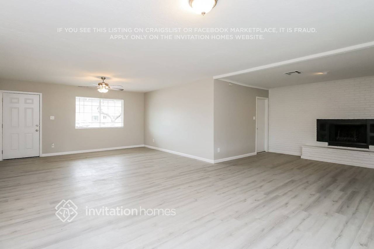 427 E Riviera Dr - Photo 2 of 16