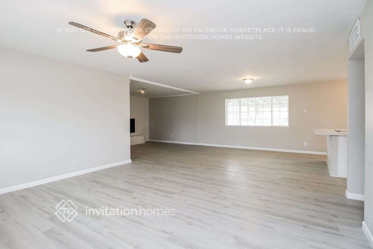 427 E Riviera Dr - Photo 4 of 16