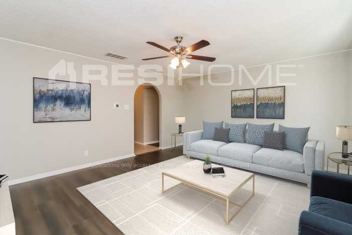 6004 Highcrest Dr - Photo 5 of 17