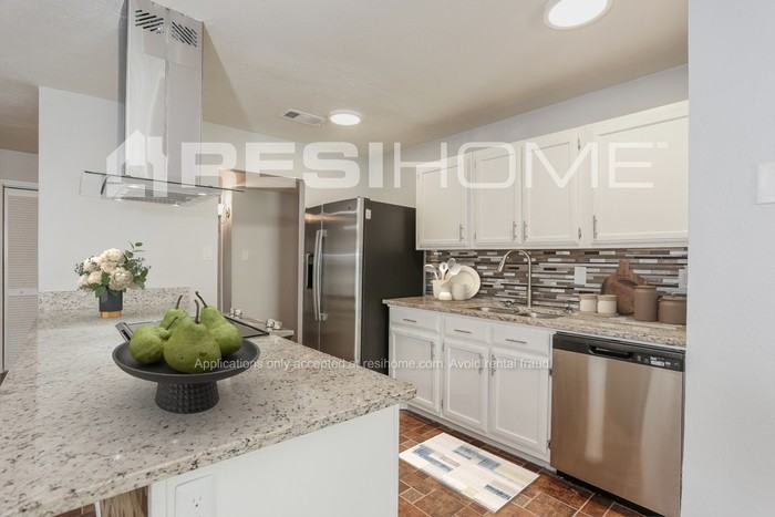 9504 Cutleaf Ct - Photo 2 of 18