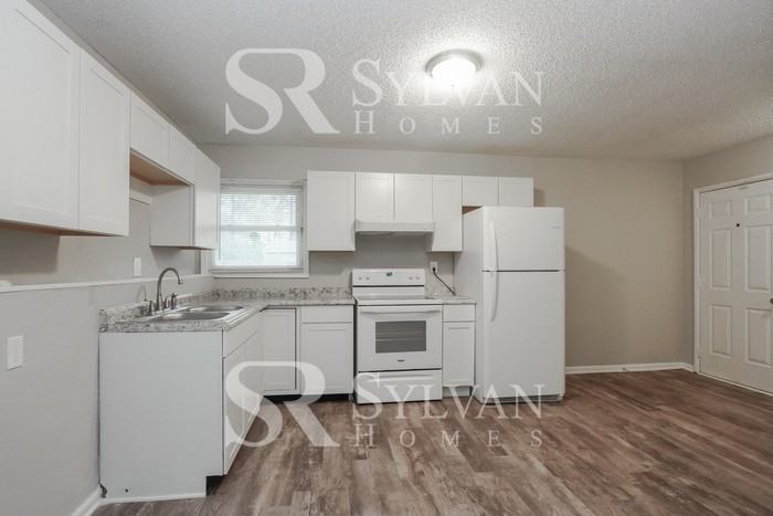 3246 Chrysler St - Photo 6 of 16