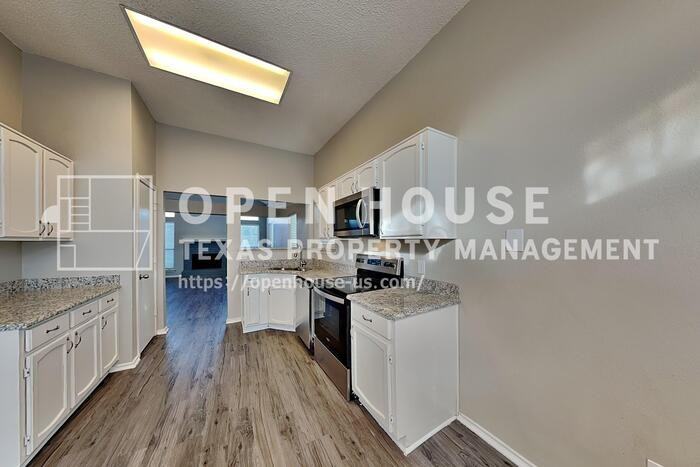 207 Stallion Dr - Photo 6 of 21