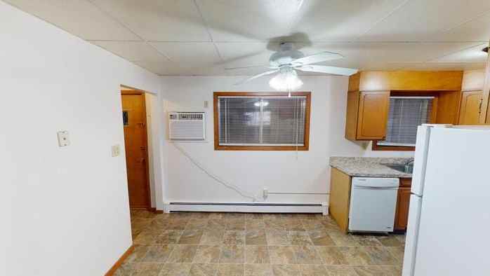 1906 N Washington St #3 - Photo 4 of 21