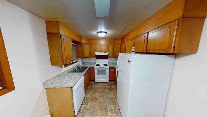 1906 N Washington St #3 - Photo 5 of 21