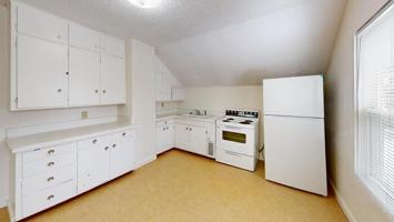 featured image of 815 N 16th St #3