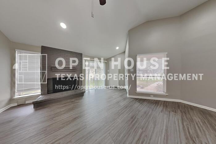 16915 Tranquil Dr - Photo 4 of 20