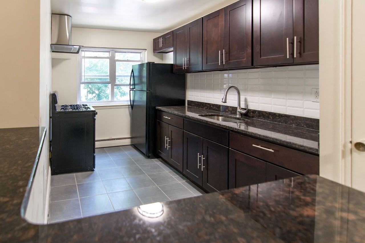 204 Cleveland Street - Photo 3 of 6