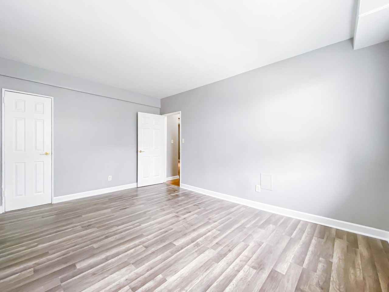 824 Jersey Ave - Photo 2 of 8