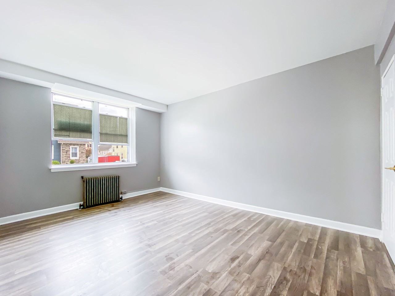 824 Jersey Ave - Photo 3 of 8