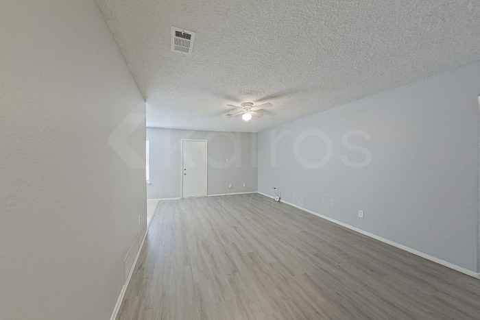 1117 Saturn Dr - Photo 4 of 20