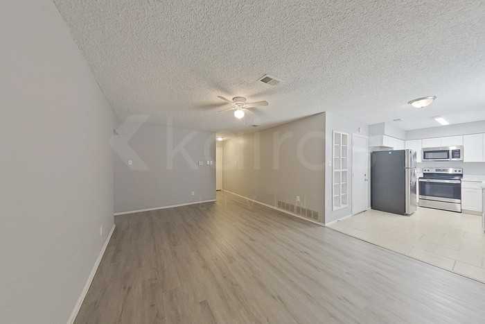 1117 Saturn Dr - Photo 5 of 20