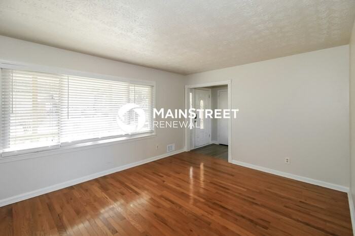 3518 Sandy Woods Ln - Photo 4 of 18