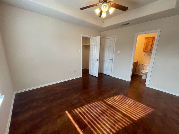 102 Crossbow Ct - Photo 2 of 28
