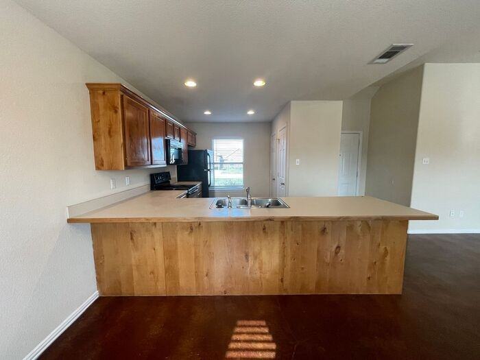 102 Crossbow Ct - Photo 5 of 28