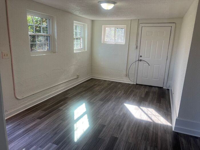 212-B W Wood St - Photo 7 of 8