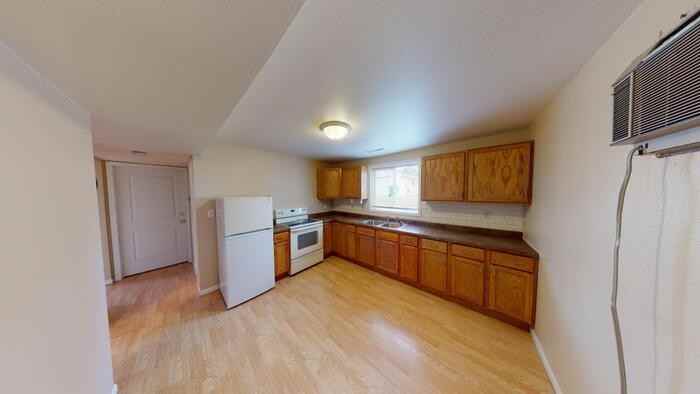 1508 N 14th St #B - Photo 3 of 14