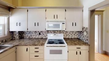 featured image of 205 3rd Ave Ne #1