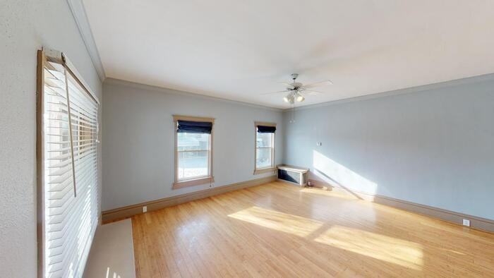 205 3rd Ave Ne #1 - Photo 5 of 17