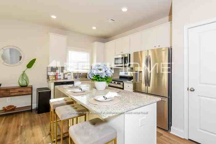 1634 Cleadon Dr - Photo 3 of 19