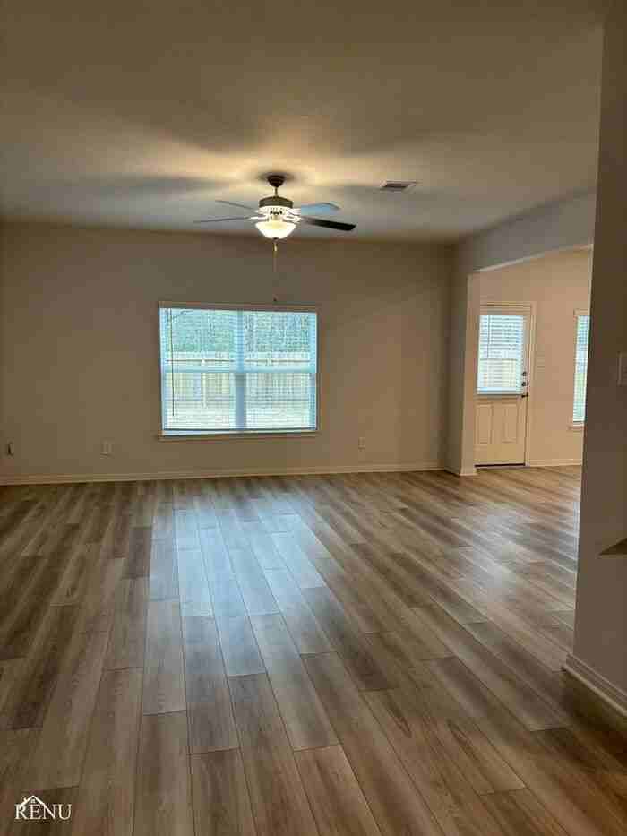 10494 Sweetwater Creek Dr - Photo 5 of 22