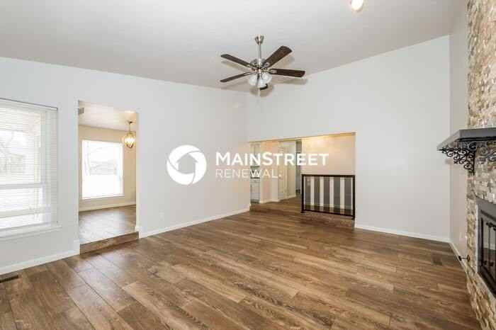 3412 Prairie Ave - Photo 3 of 17