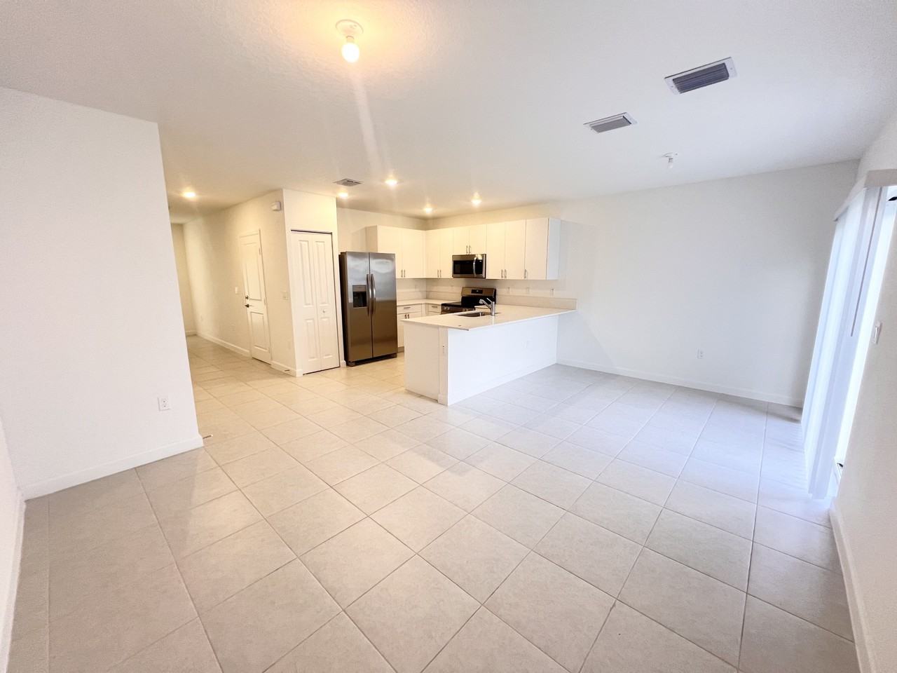 3760 Sw 50th Ave #1 - Photo 2 of 17